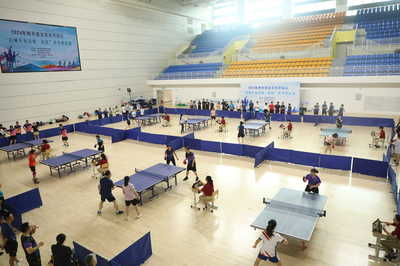 2024年宜宾市翠屏区“百城千乡万村·社区”乒乓球比赛精彩开赛