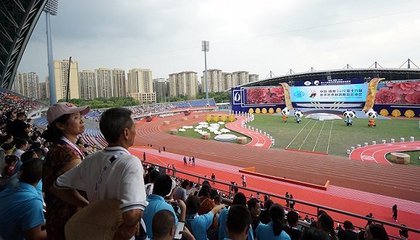 成都世警会开幕式,“香港阿sir”入场全场高呼“雄起”